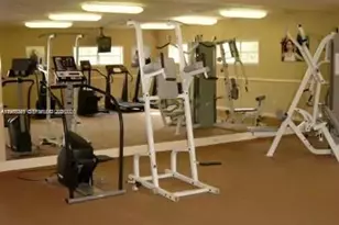 18328 NW 68th Ave, Hialeah, FL 33015 - Photo 7