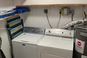 31 SW 8th Ct, Hallandale Beach, FL 33009 - Photo 7