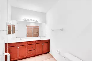 9334 W 33 Way, Hialeah, FL 33018 - Photo 11