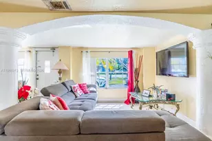 6101 Flagler St, Hollywood, FL 33023 - Photo 5