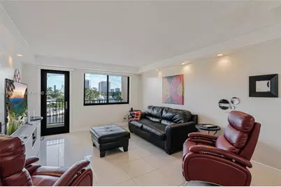 301 Golden Isles Dr #403, Hallandale Beach, FL 33009 - Photo 7