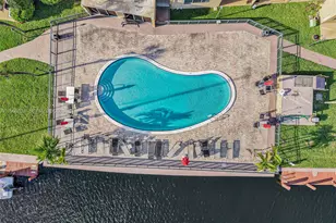 301 Golden Isles Dr, Hallandale Beach, FL 33009 - Photo 25