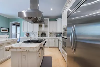 10601 SW 72nd Ct, Pinecrest, FL 33156 - Photo 17