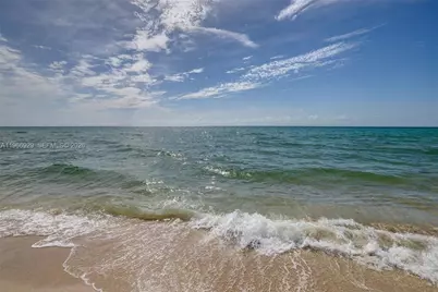 1400 Stillwater Dr, Miami Beach, FL 33141 - Photo 23