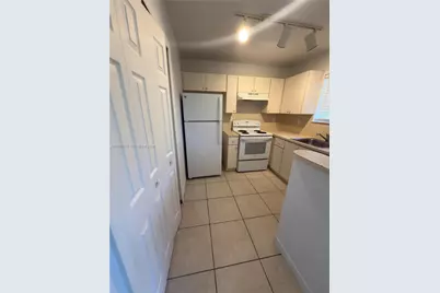 930 NE 34th Ave #201, Homestead, FL 33033 - Photo 13