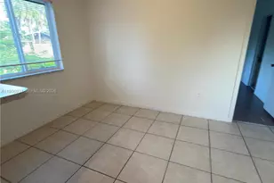 930 NE 34th Ave, Homestead, FL 33033 - Photo 17