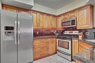 2485 NW 33rd St, Oakland Park, FL 33309 - Photo 11