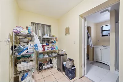 4791 W 3rd Ave, Hialeah, FL 33012 - Photo 25