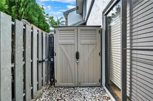 3437 S Carambola Cir S, Coconut Creek, FL 33066 - Photo 25