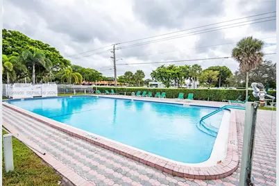 8521 NW 57th Ct, Tamarac, FL 33321 - Photo 11