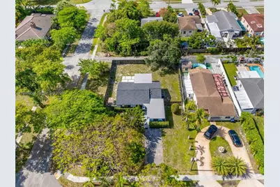 1998 NE 180th St, North Miami Beach, FL 33162 - Photo 33