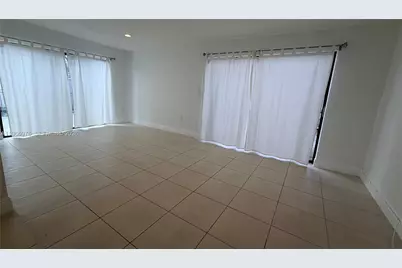 426 NW 134th Ct, Miami, FL 33182 - Photo 7