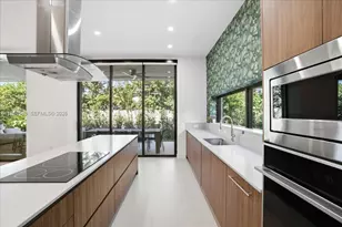 4354 Alton Rd, Miami Beach, FL 33140 - Photo 9