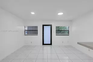 411 N 61st Ave, Hollywood, FL 33024 - Photo 5