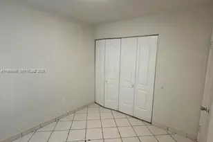 660 W Park Dr, Miami, FL 33172 - Photo 17