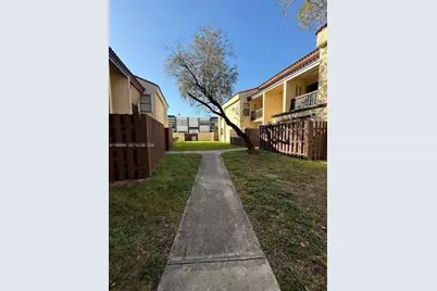 660 W Park Dr #1-201, Miami, FL 33172 - Photo 5