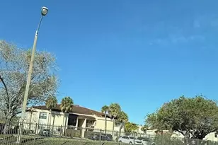 660 W Park Dr, Miami, FL 33172 - Photo 3