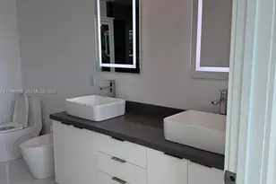 888 Biscayne Blvd, Miami, FL 33132 - Photo 19