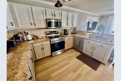 9411 NW 55th St, Sunrise, FL 33351 - Photo 13