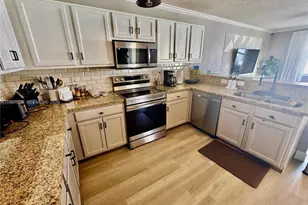 9411 NW 55th St, Sunrise, FL 33351 - Photo 13