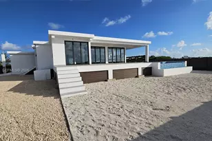 42A Barrier Reef Dr, Newport Beach, CA 00000 - Photo 3
