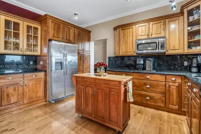 18122 NW 15th Ct, Pembroke Pines, FL 33029 - Photo 5