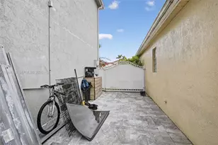 10755 SW 17th Pl, Davie, FL 33324 - Photo 39