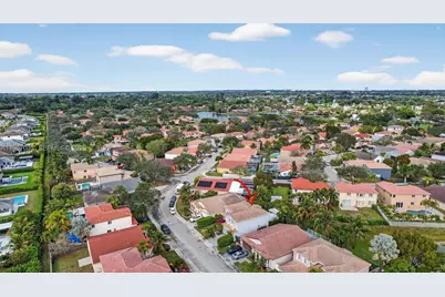 10755 SW 17th Pl, Davie, FL 33324 - Photo 55