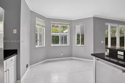 10755 SW 17th Pl, Davie, FL 33324 - Photo 9