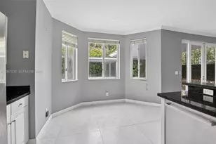 10755 SW 17th Pl, Davie, FL 33324 - Photo 9