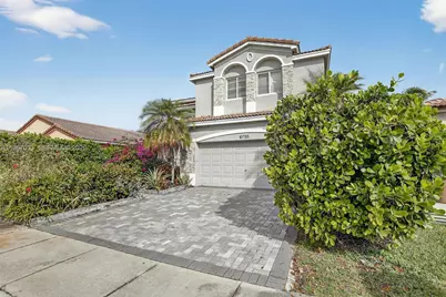 10755 SW 17th Pl, Davie, FL 33324 - Photo 3