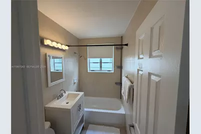 301 86th St #315-1, Miami Beach, FL 33141 - Photo 5