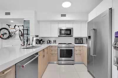 1155 Brickell Bay Dr #303, Miami, FL 33131 - Photo 11