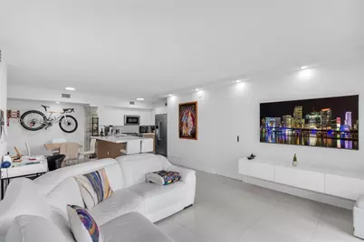 1155 Brickell Bay Dr #303, Miami, FL 33131 - Photo 9