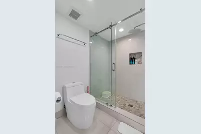 1155 Brickell Bay Dr #303, Miami, FL 33131 - Photo 23