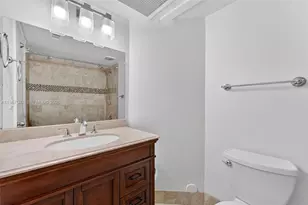 2841 N Oakland Forest Dr, Oakland Park, FL 33309 - Photo 17