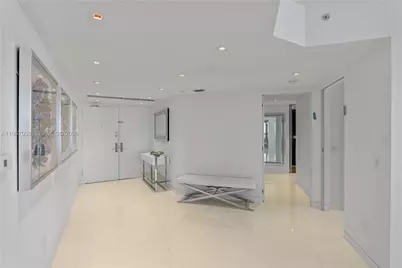 4779 Collins Av #3701, Miami Beach, FL 33140 - Photo 3