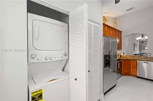 2250 NW 78th Ave, Pembroke Pines, FL 33024 - Photo 9