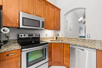 2250 NW 78th Ave #202, Pembroke Pines, FL 33024 - Photo 5