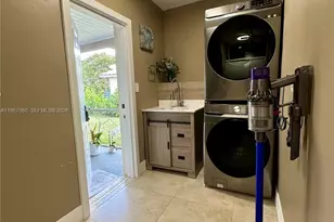 8203 NW 37th St, Coral Springs, FL 33065 - Photo 15