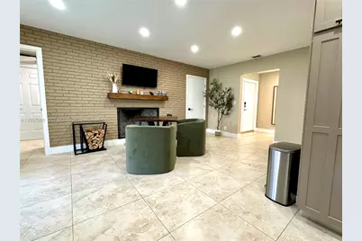 8203 NW 37th St, Coral Springs, FL 33065 - Photo 5