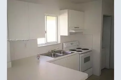 937 SW 8th Pl, Florida City, FL 33034 - Photo 5