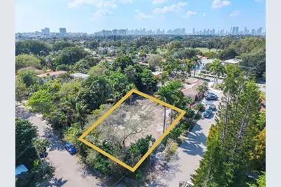 2880 Fairgreen Dr, Miami Beach, FL 33140 - Photo 1