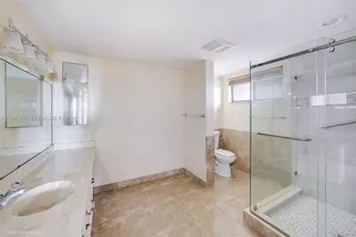471 Ives Dairy Rd #402-3, Miami, FL 33179 - Photo 9