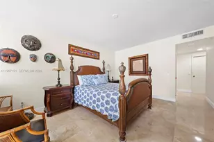 4775 Collins Ave, Miami Beach, FL 33140 - Photo 19