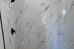 1009/1011 NE 15th Ln, Cape Coral, FL 33909 - Photo 25