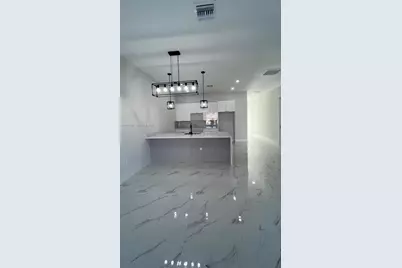 1009/1011 NE 15th Ln, Cape Coral, FL 33909 - Photo 11