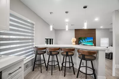 1034 NW 184th Way, Pembroke Pines, FL 33029 - Photo 23