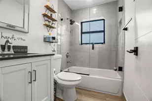 1034 NW 184th Way, Pembroke Pines, FL 33029 - Photo 35