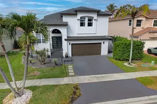 1034 NW 184th Way, Pembroke Pines, FL 33029 - Photo 51